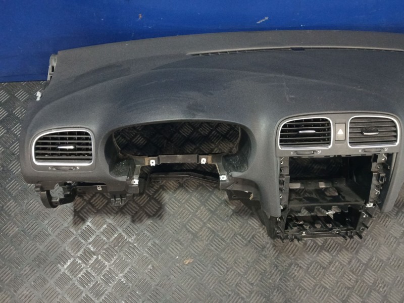 Recambio de salpicadero para volkswagen golf vi (5k1) 2.0 gti referencia OEM IAM 5K1857181B  