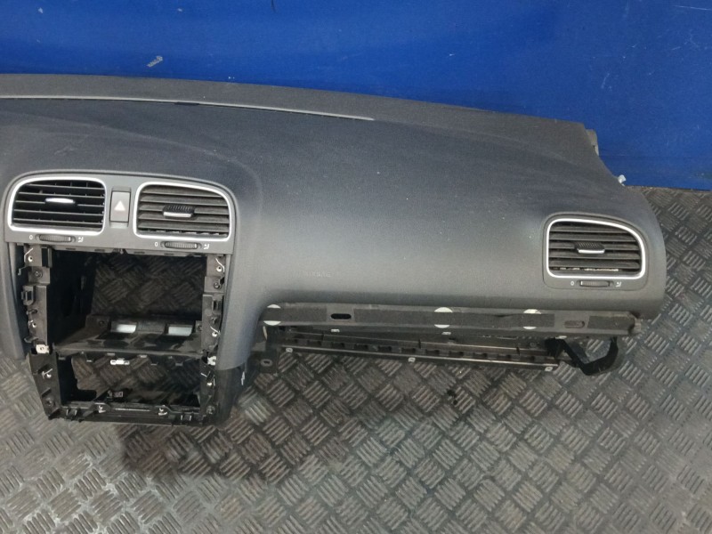 Recambio de salpicadero para volkswagen golf vi (5k1) 2.0 gti referencia OEM IAM 5K1857181B  