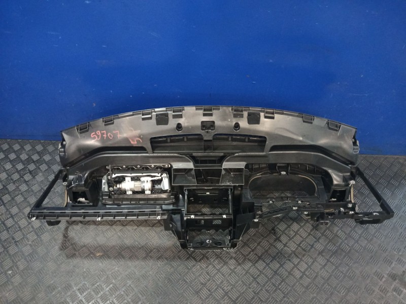Recambio de salpicadero para volkswagen golf vi (5k1) 2.0 gti referencia OEM IAM 5K1857181B  