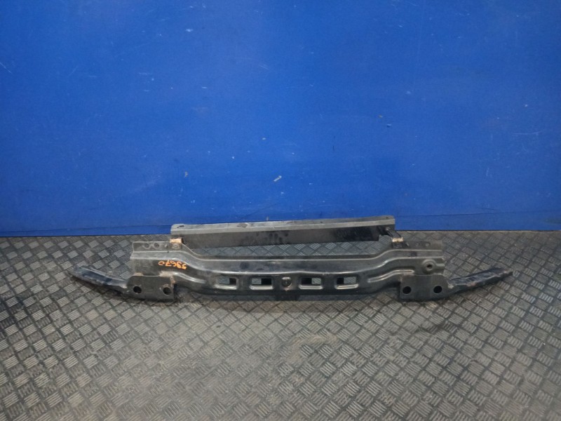 Recambio de refuerzo paragolpes delantero para hyundai h350 furgoneta 2.5 crdi referencia OEM IAM 8653059000  