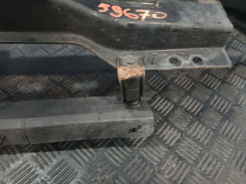 Recambio de refuerzo paragolpes delantero para hyundai h350 furgoneta 2.5 crdi referencia OEM IAM 8653059000  