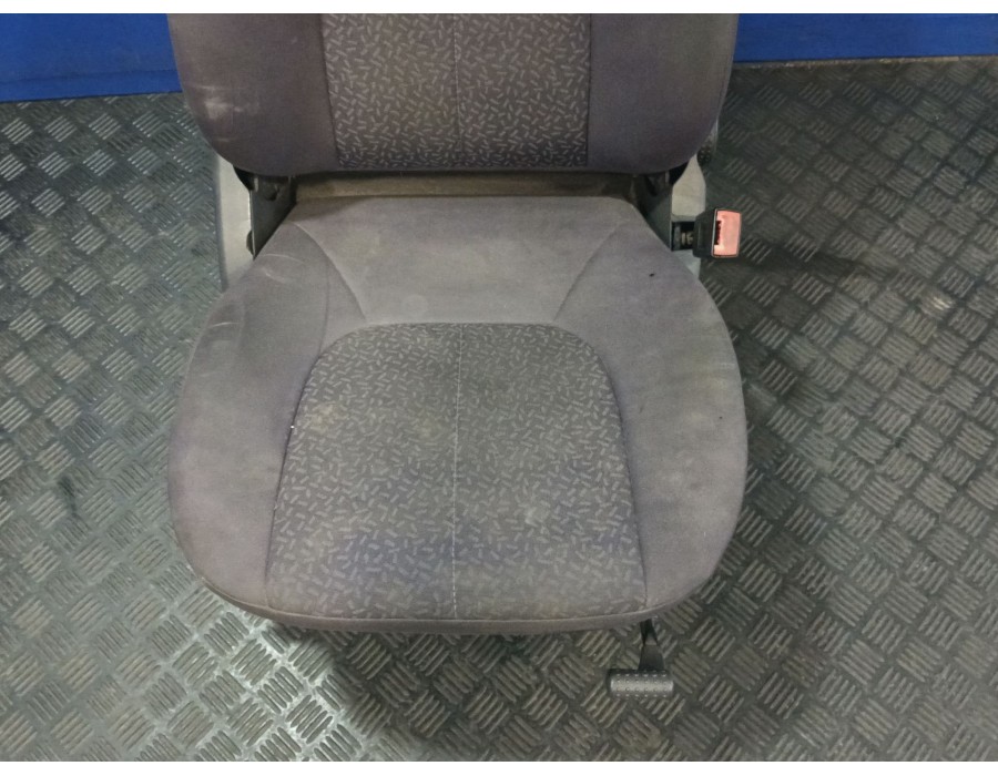 Recambio de asiento delantero derecho para mercedes-benz clase a (w168) a 170 cdi (168.008) referencia OEM IAM   
