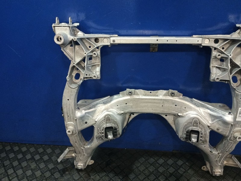 Recambio de subchasis delantero para bmw 5 touring (f11) 520 d referencia OEM IAM 6796692 6781528 678152703