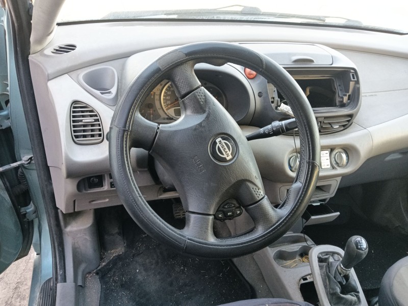 nissan almera tino (v10) del año 2002