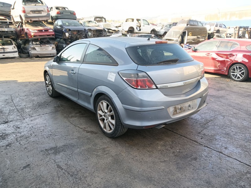 opel astra h gtc (a04) del año 2005
