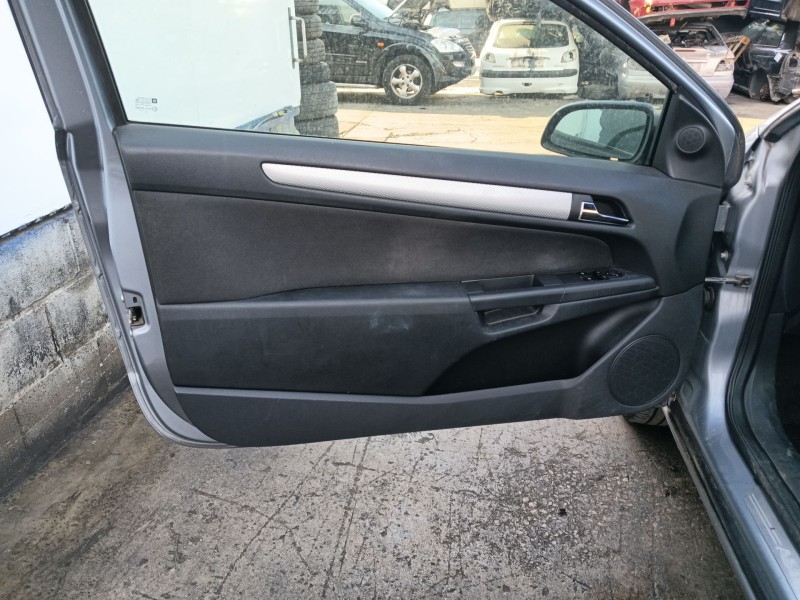 opel astra h gtc (a04) del año 2005