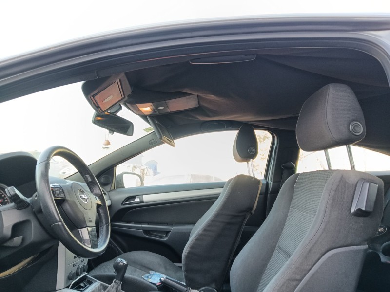 opel astra h gtc (a04) del año 2005