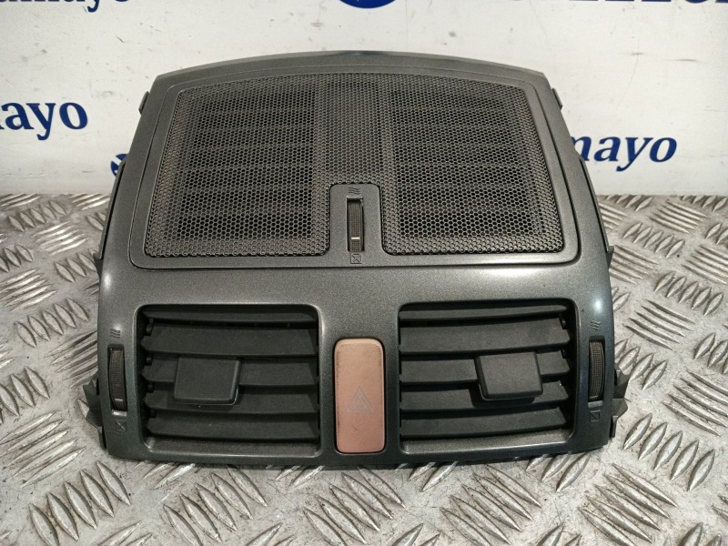 Recambio de rejilla aireadora para toyota auris 1.4 turbodiesel cat referencia OEM IAM   