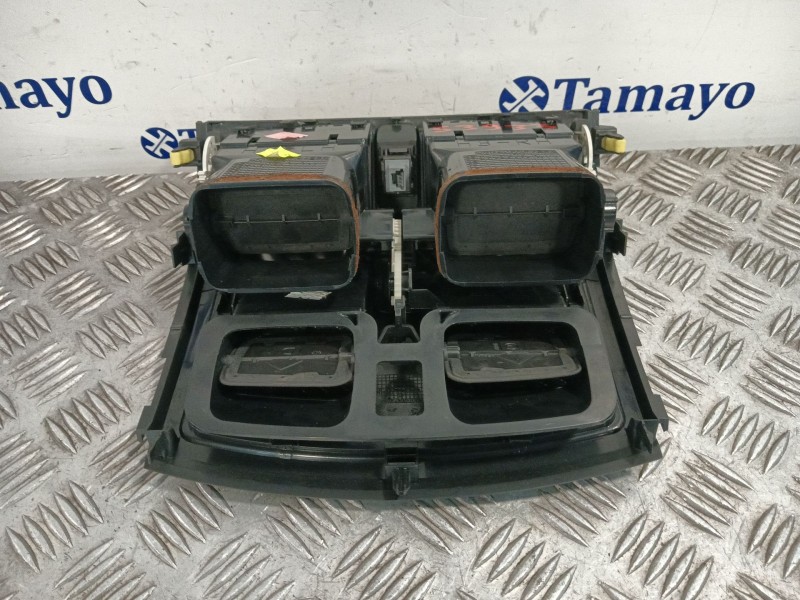 Recambio de rejilla aireadora para toyota auris 1.4 turbodiesel cat referencia OEM IAM   