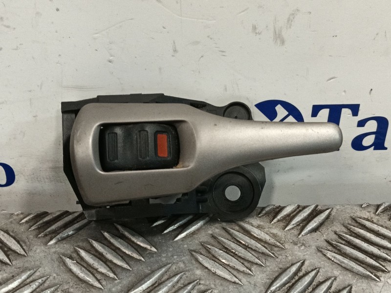 Recambio de maneta interior trasera izquierda para toyota auris 1.4 turbodiesel cat referencia OEM IAM   