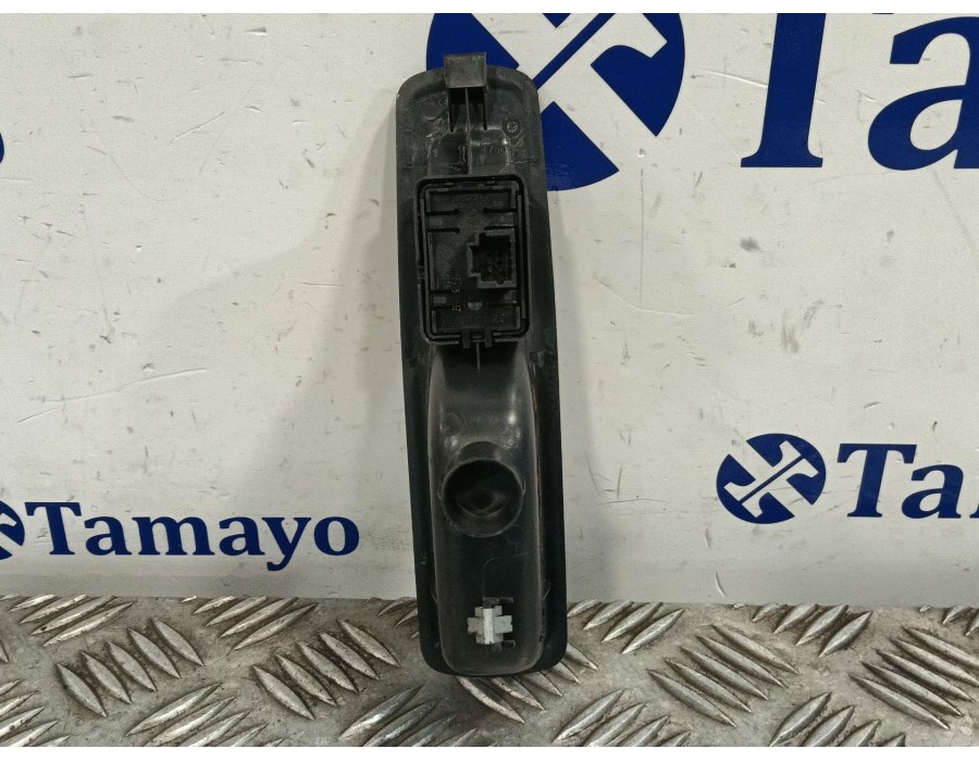 Recambio de mando elevalunas trasero izquierdo para renault scénic iii (jz0/1_) 1.5 dci referencia OEM IAM 829500004R  