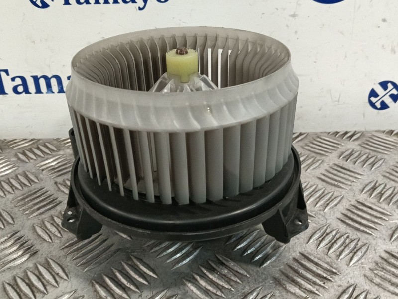 Recambio de motor calefaccion para toyota auris 1.4 turbodiesel cat referencia OEM IAM AV2727008103  