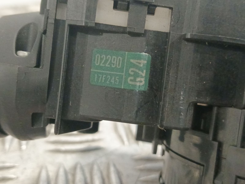 Recambio de mando multifuncion para toyota auris 1.4 turbodiesel cat referencia OEM IAM 17F001 8924502040 