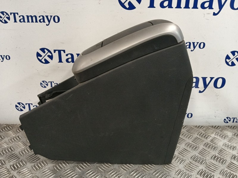 Recambio de apoyabrazos central para toyota auris 1.4 turbodiesel cat referencia OEM IAM 5891102200 36760M 