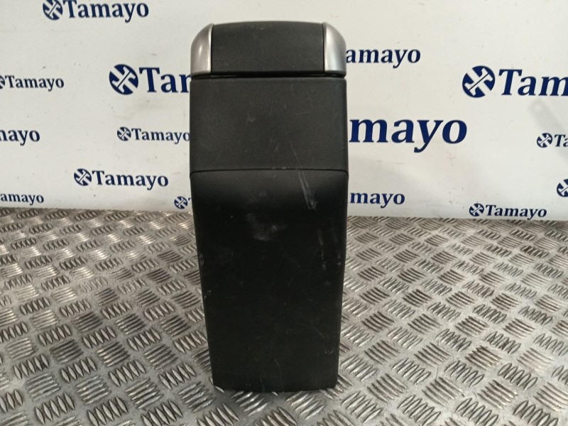 Recambio de apoyabrazos central para toyota auris 1.4 turbodiesel cat referencia OEM IAM 5891102200 36760M 