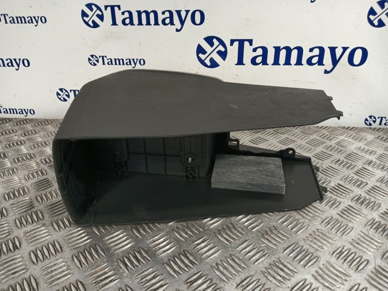 Recambio de apoyabrazos central para toyota auris 1.4 turbodiesel cat referencia OEM IAM 5891102200 36760M 
