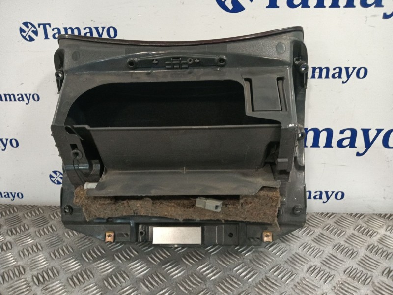 Recambio de guantera para volvo xc70 referencia OEM IAM 8650374  