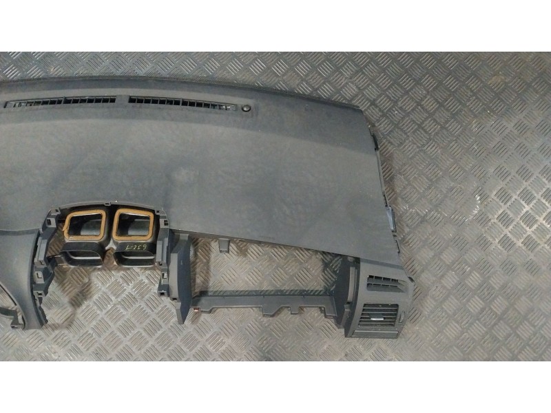 Recambio de salpicadero para toyota auris 1.4 turbodiesel cat referencia OEM IAM 5530202170  