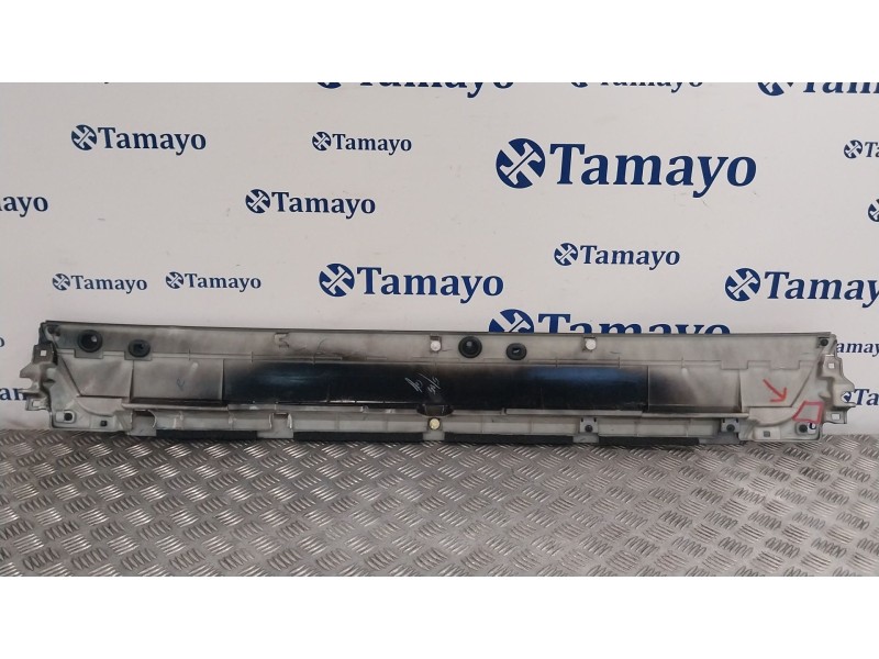 Recambio de molduras traseras para fuso (mitsubishi) canter 3c13 referencia OEM IAM ML310701 ML310700 