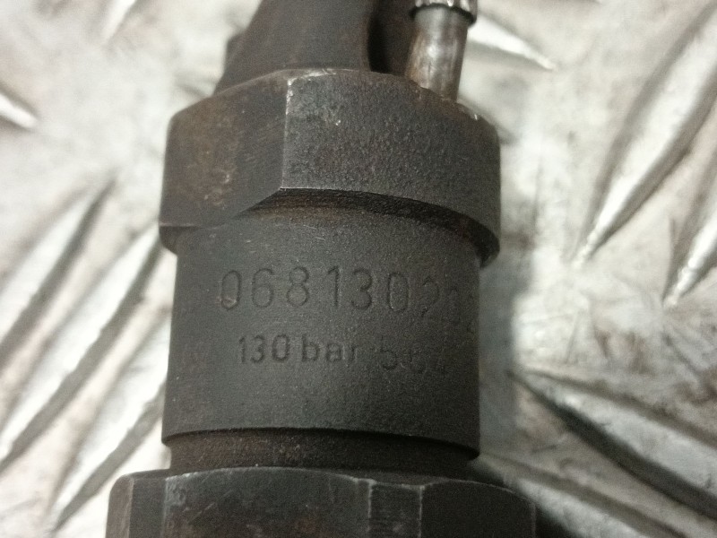 Recambio de inyector para volkswagen t4 transporter/furgoneta (mod. 1991) referencia OEM IAM 068130202 KCA30S44 