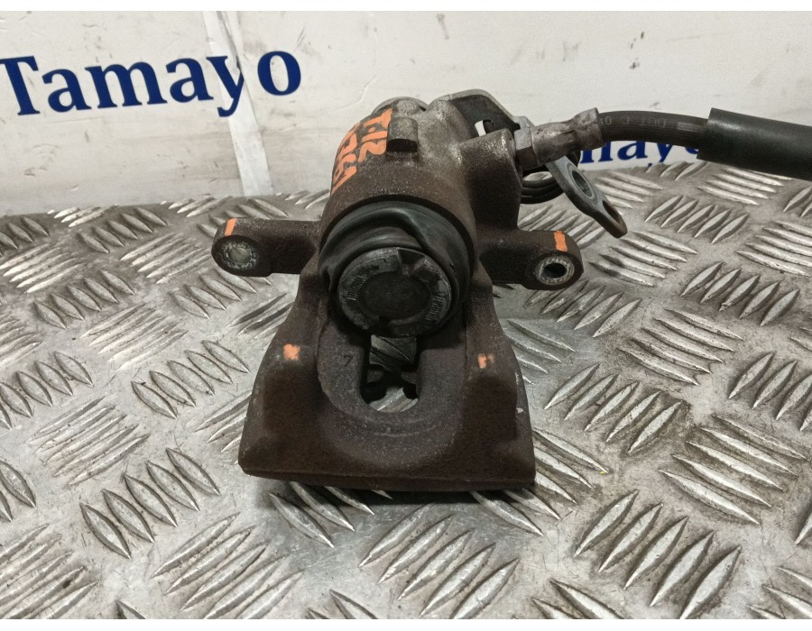 Recambio de pinza freno delantera izquierda para ford kuga i 2.0 tdci referencia OEM IAM 38IP 8504A 