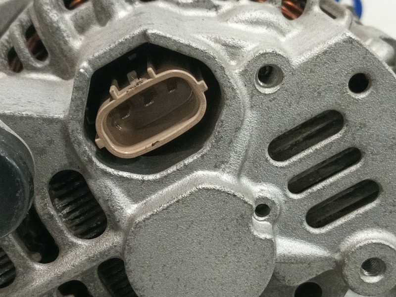 Recambio de alternador para suzuki swift iii (mz, ez) 1.3 (rs 413) referencia OEM IAM 3140084E10 A5TB1292AE 