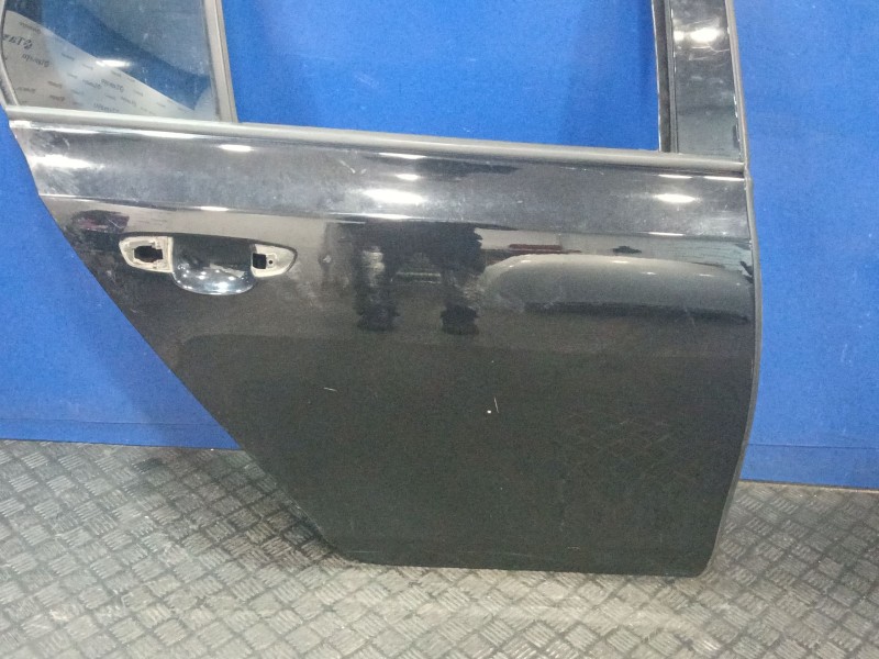 Recambio de puerta trasera derecha para volkswagen golf vi (5k1) 2.0 gti referencia OEM IAM 5K6833312  