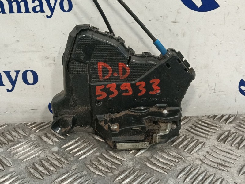 Recambio de cerradura puerta delantera derecha para toyota auris 1.4 turbodiesel cat referencia OEM IAM A046693  
