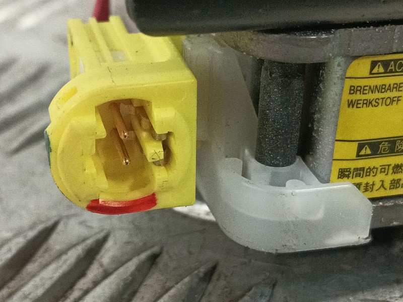 Recambio de cinturon seguridad delantero derecho para toyota auris 1.4 turbodiesel cat referencia OEM IAM 7321002220 3063559 
