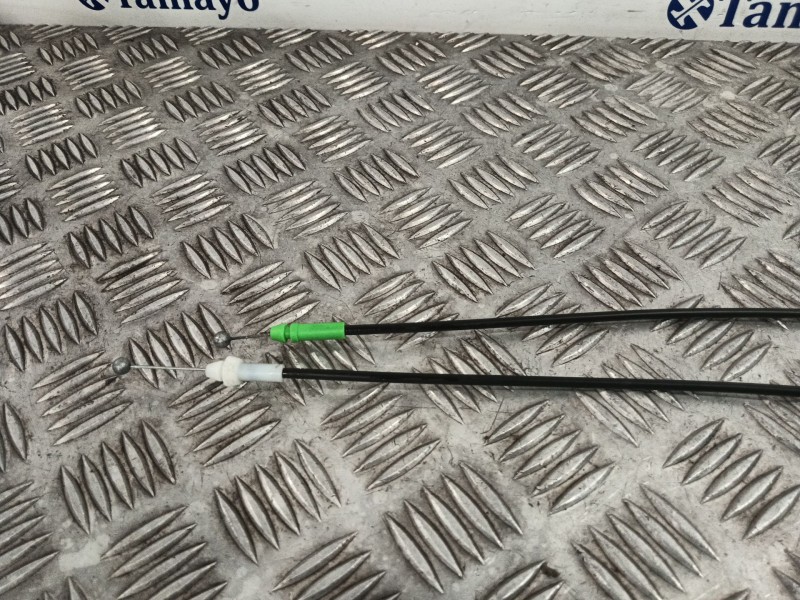 Recambio de cerradura puerta trasera derecha para toyota auris 1.4 turbodiesel cat referencia OEM IAM A046693  