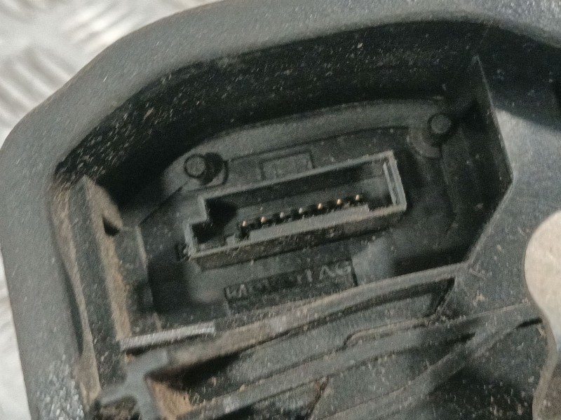 Recambio de cerradura puerta trasera derecha para bmw serie 1 berlina (e81/e87) referencia OEM IAM 7167070  