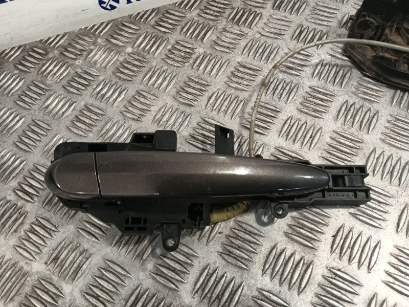 Recambio de cerradura puerta delantera derecha para bmw serie 1 berlina (e81/e87) referencia OEM IAM 7167068  