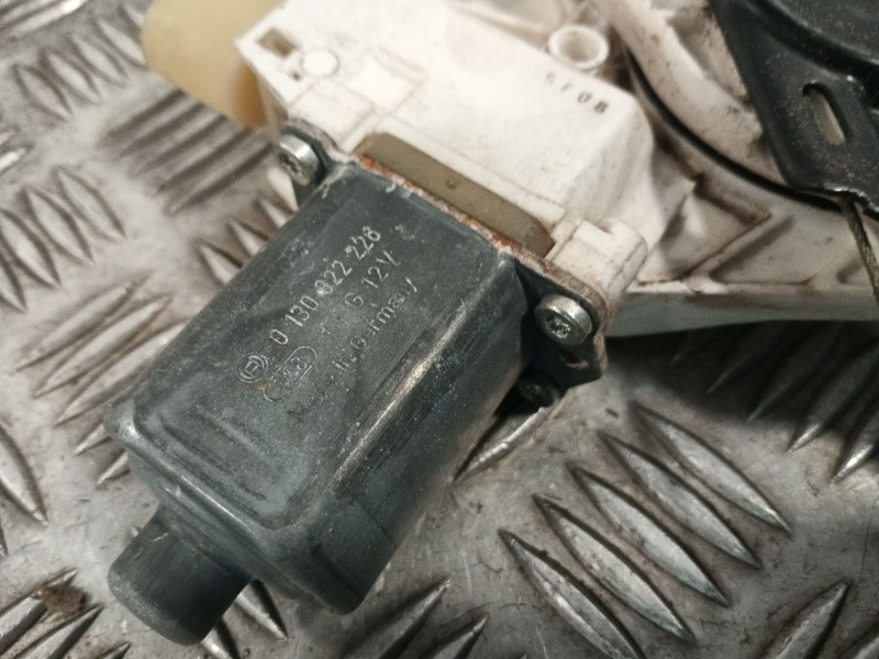 Recambio de elevalunas delantero izquierdo para bmw serie 1 berlina (e81/e87) referencia OEM IAM 0130822226  