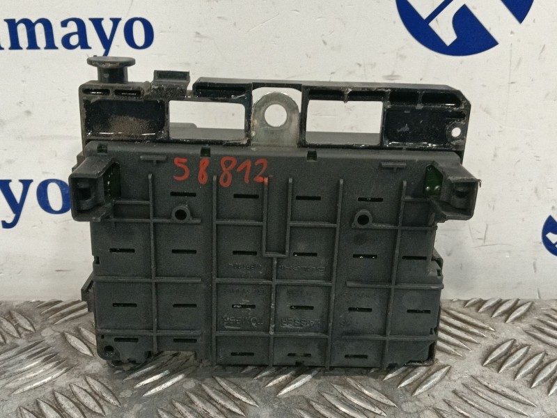 Recambio de caja reles / fusibles para peugeot 206 berlina referencia OEM IAM 9650664180  