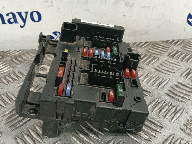 Recambio de caja reles / fusibles para peugeot 206 berlina referencia OEM IAM 9650664180  
