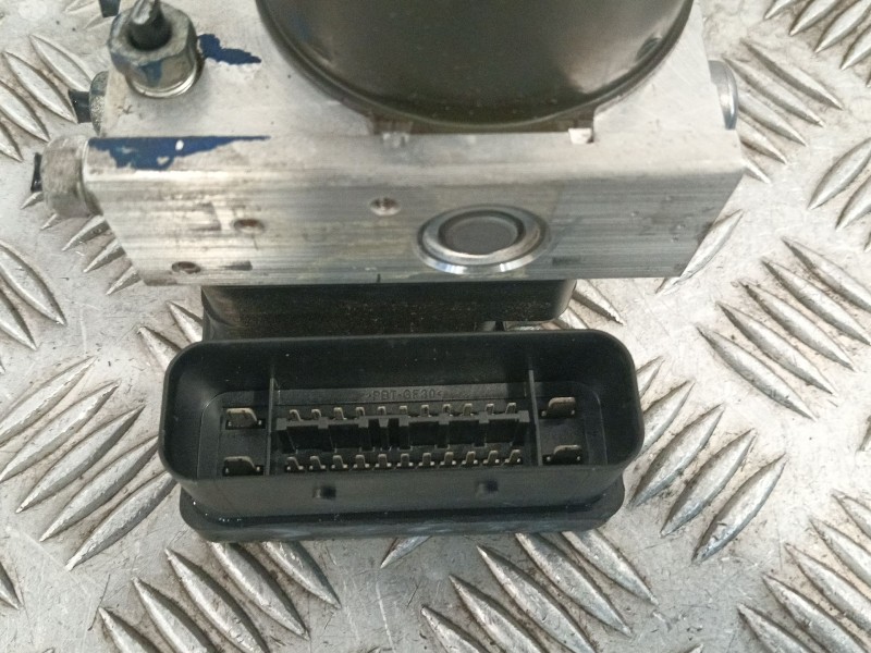 Recambio de abs para ford focus berlina (cap) referencia OEM IAM 10020700524 5WK84103 
