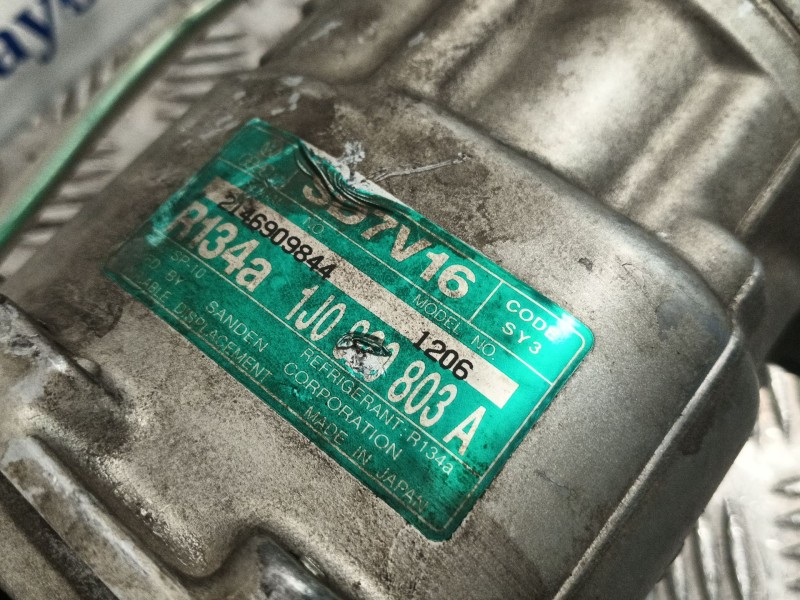 Recambio de compresor aire acondicionado para volkswagen golf iv (1j1) 1.9 tdi referencia OEM IAM SD7V161206 1J0820803A 