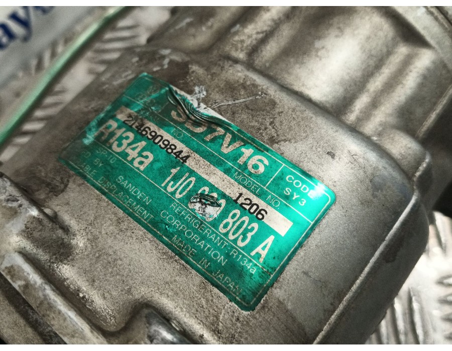Recambio de compresor aire acondicionado para volkswagen golf iv (1j1) 1.9 tdi referencia OEM IAM SD7V161206 1J0820803A 