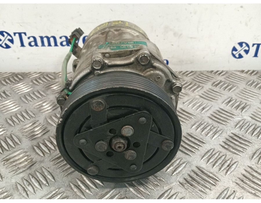 Recambio de compresor aire acondicionado para volkswagen golf iv (1j1) 1.9 tdi referencia OEM IAM SD7V161206 1J0820803A 