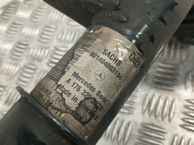 Recambio de amortiguador delantero derecho para mercedes-benz clase a (w176) referencia OEM IAM A1763203238 801404003194 