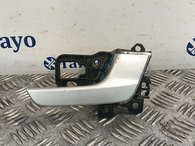 Recambio de maneta interior delantera derecha para hyundai h350 furgoneta 2.5 crdi referencia OEM IAM 8262059000PGB  