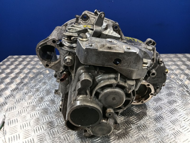 Recambio de caja cambios para audi a3 sportback (8pa) 2.0 tfsi referencia OEM IAM JLU  