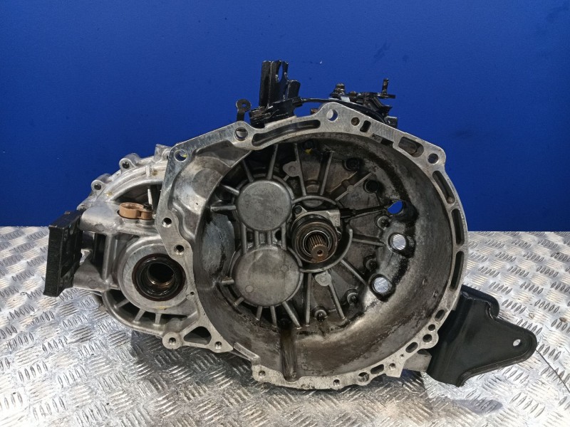 Recambio de caja cambios para kia carnival referencia OEM IAM 4300038050 YOG0810825 