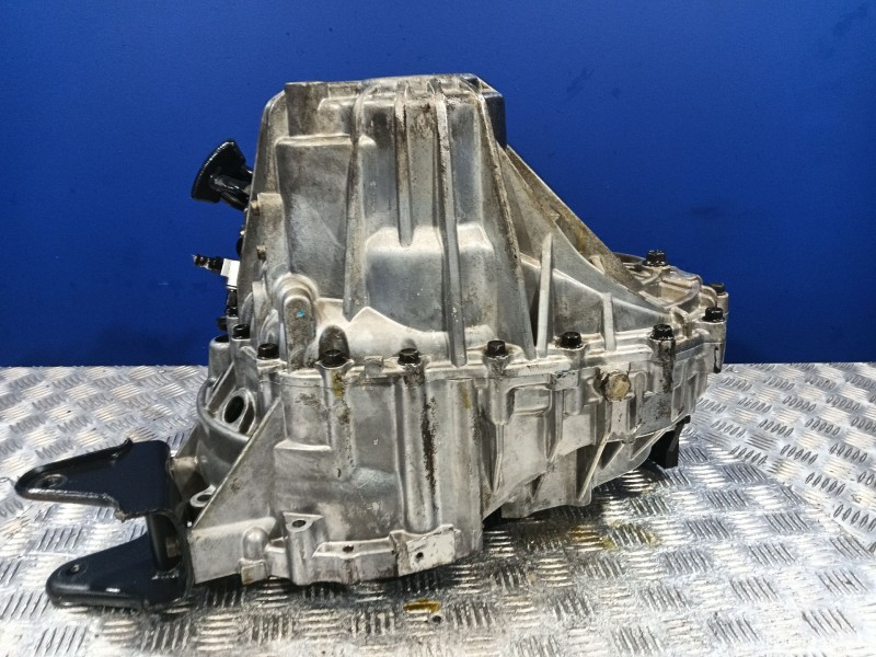 Recambio de caja cambios para kia carnival referencia OEM IAM 4300038050 YOG0810825 