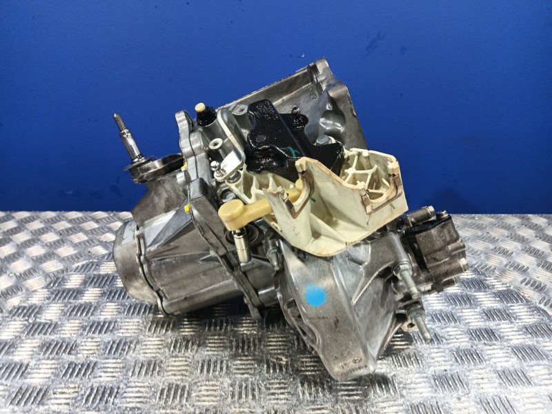 Recambio de caja cambios para citroën c4 i (lc_) 1.6 hdi referencia OEM IAM 20DM75  