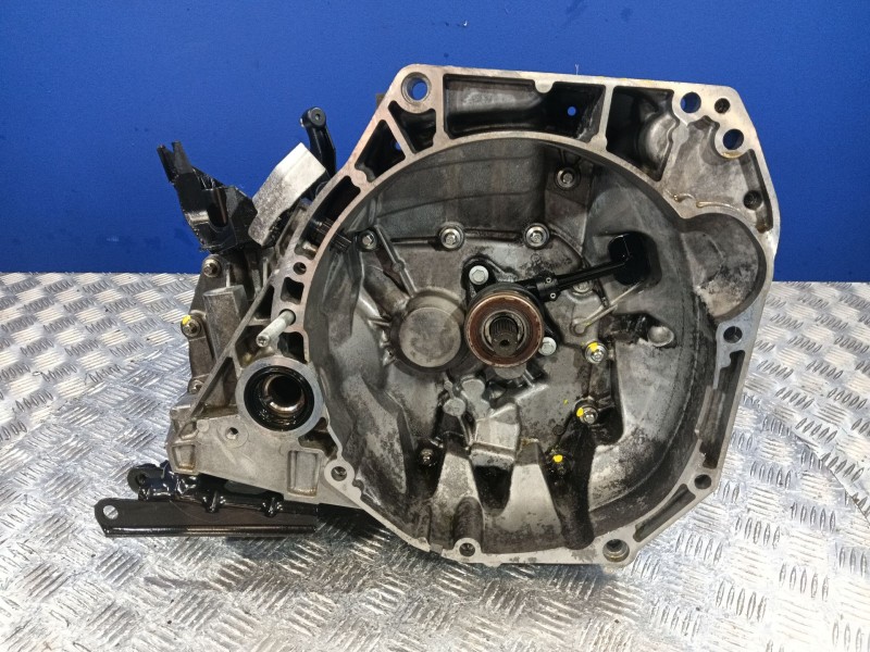 Recambio de caja cambios para dacia sandero referencia OEM IAM JR5086  
