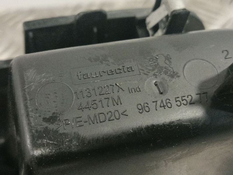 Recambio de cenicero para peugeot 2008 (--.2013) 1.2 12v e-thp referencia OEM IAM 9674655277 1131227X 44517M