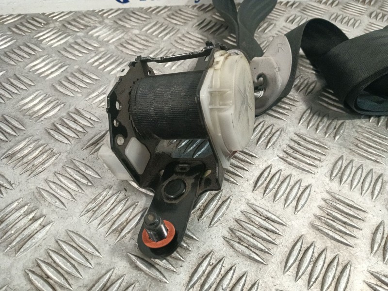 Recambio de cinturon seguridad delantero derecho para hyundai h350 furgoneta 2.5 crdi referencia OEM IAM 8988859300TRY  