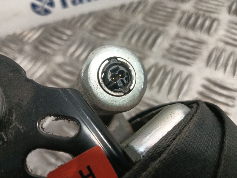 Recambio de cinturon seguridad delantero izquierdo para hyundai h350 furgoneta 2.5 crdi referencia OEM IAM PSD9000062 8988859200