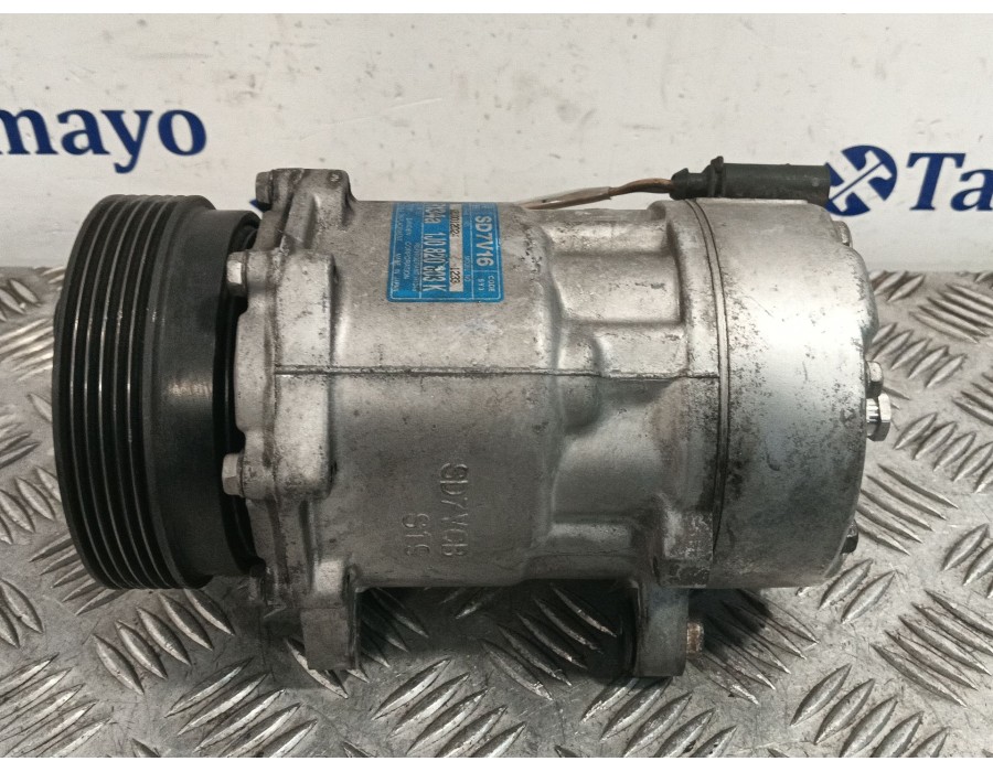 Recambio de compresor aire acondicionado para volkswagen golf iv (1j1) 1.9 tdi referencia OEM IAM SD7V161233 1J0820803K 
